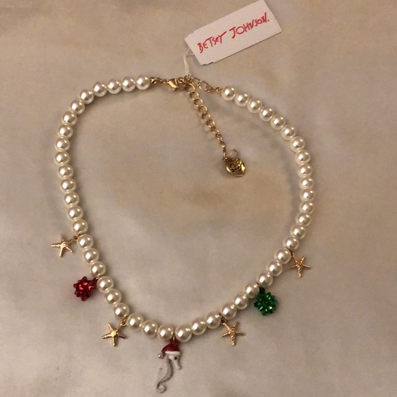 Betsey Johnson Faux Pearl Necklace + Bow, Starfish & Santa Seahorse Charms NWT - Picture 6 of 13